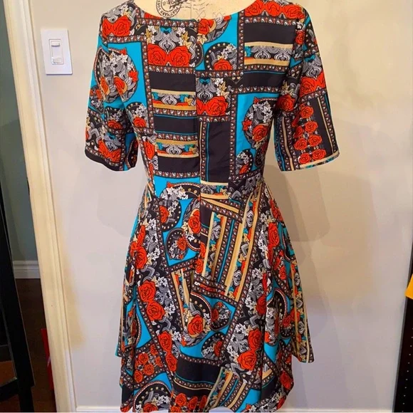 Rose dress - Picture 4 of 6